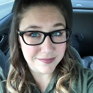 Meet your Posher, Lauren